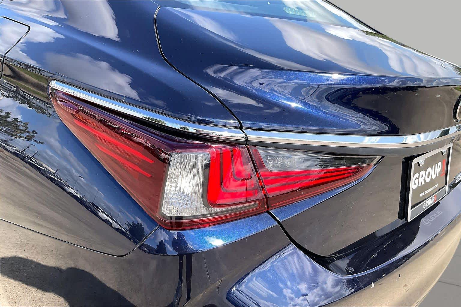2020 Lexus ES 350 photo 26 of 34