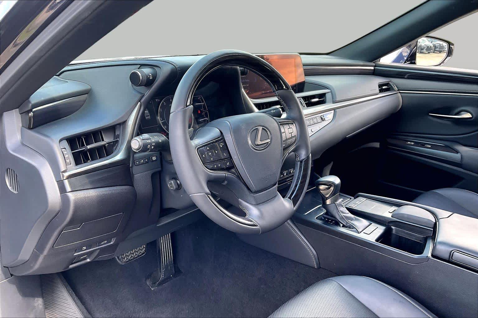 2020 Lexus ES 350 photo 15 of 34