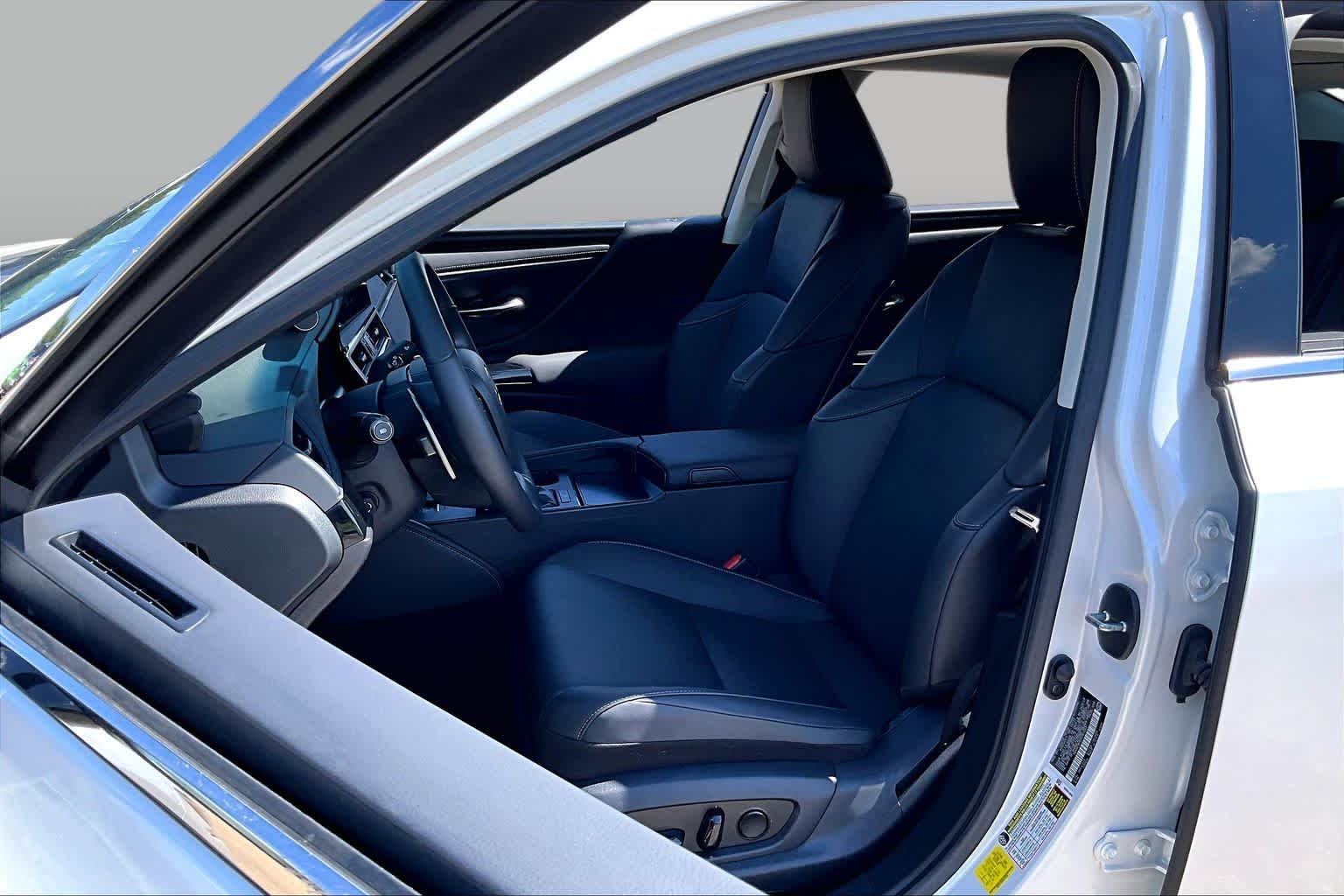 2023 Lexus ES 350 photo 7 of 34