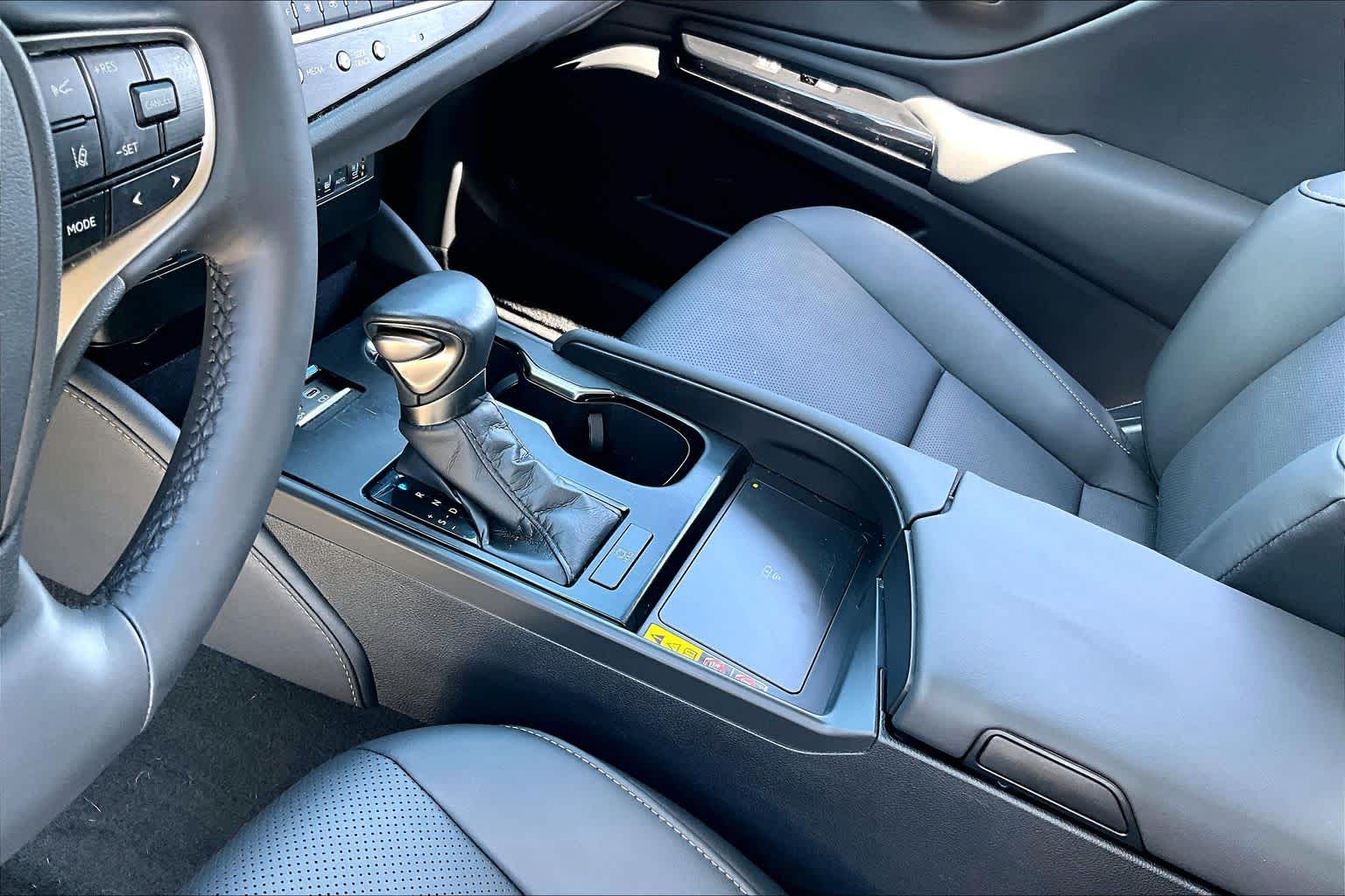 2023 Lexus ES 350 photo 14 of 34