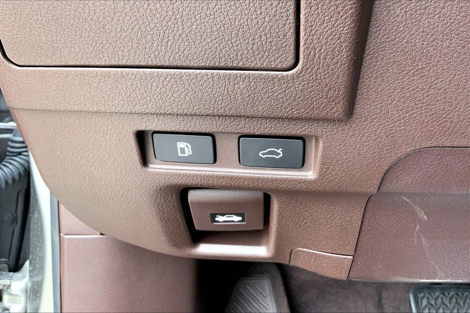 2020 Lexus ES  Atomic Silver at AutoNation USA Katy