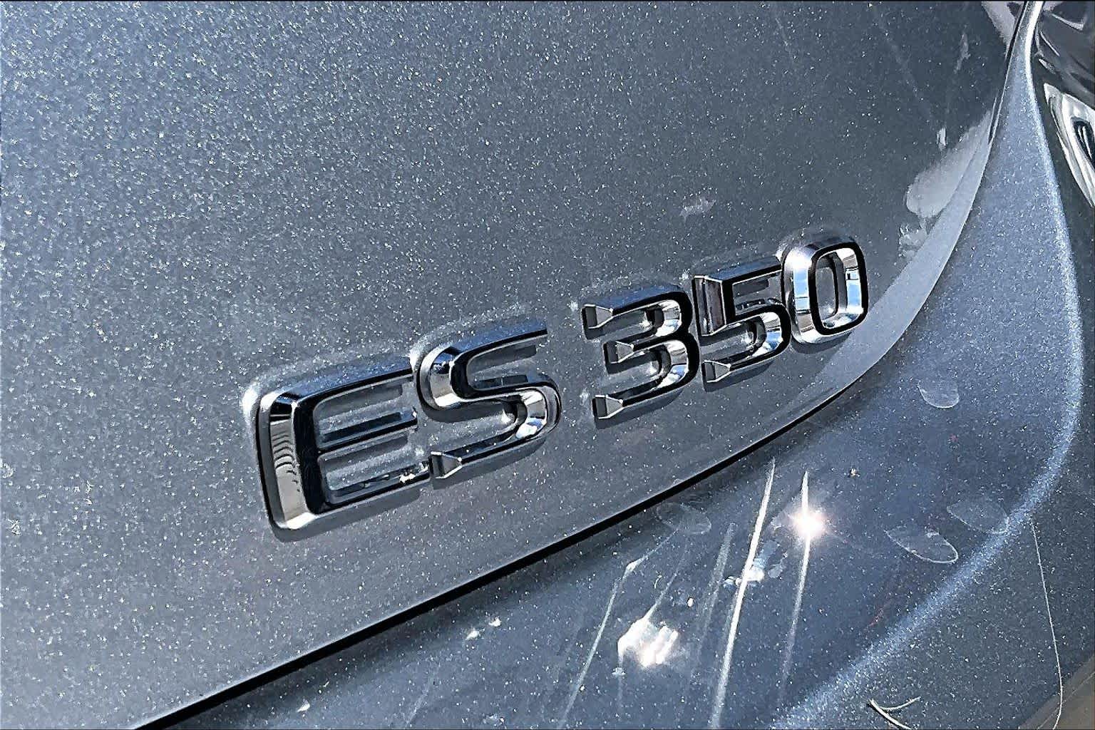 2025 Lexus ES 350 photo 28 of 34