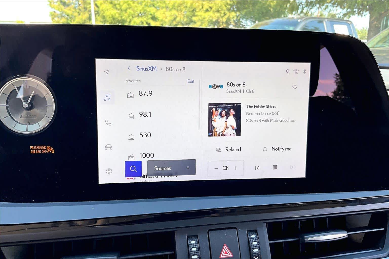 2025 Lexus ES 350 photo 31 of 34