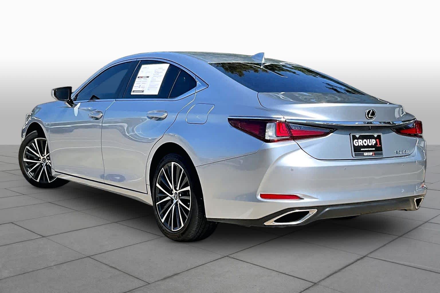 2025 Lexus ES 350 photo 10 of 34