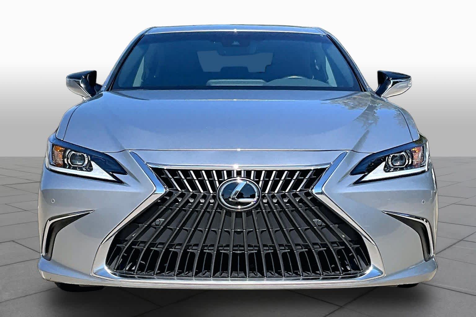 2025 Lexus ES 350 photo 4 of 34