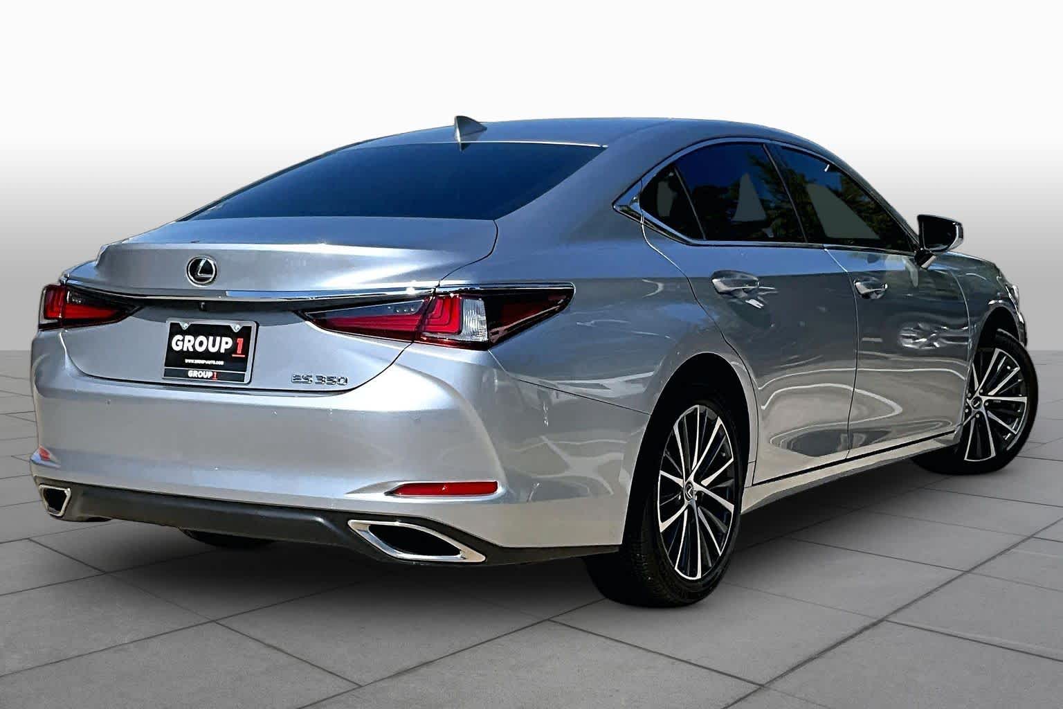 2025 Lexus ES 350 photo 11 of 34