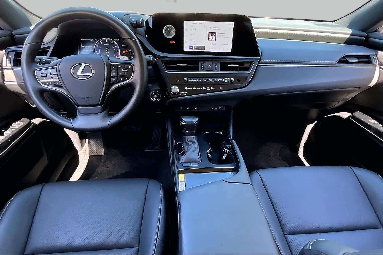 2025 Lexus ES 350 photo 13 of 34