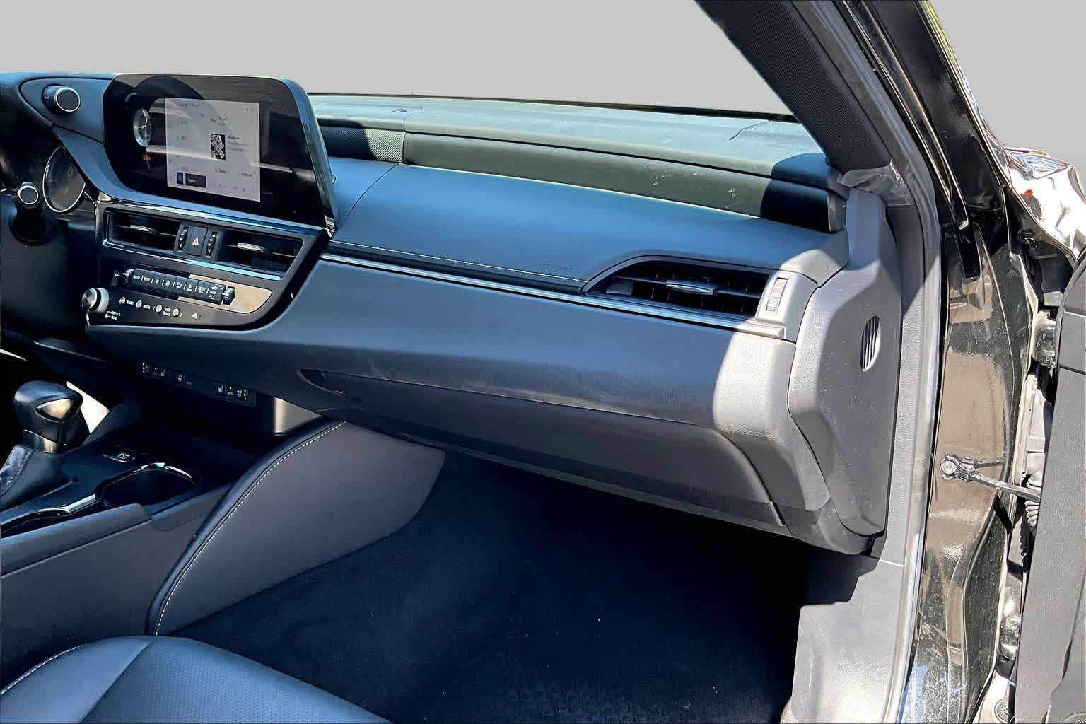 2025 Lexus ES 350 photo 16 of 34