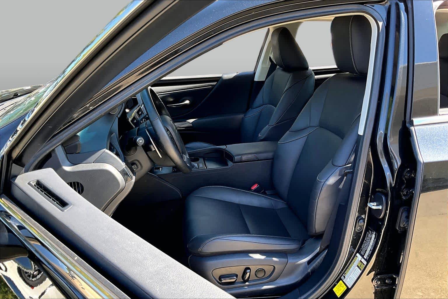 2025 Lexus ES 350 photo 7 of 34