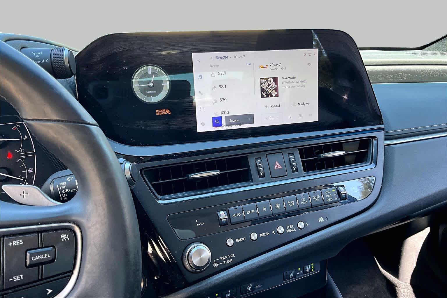 2025 Lexus ES 350 photo 6 of 34