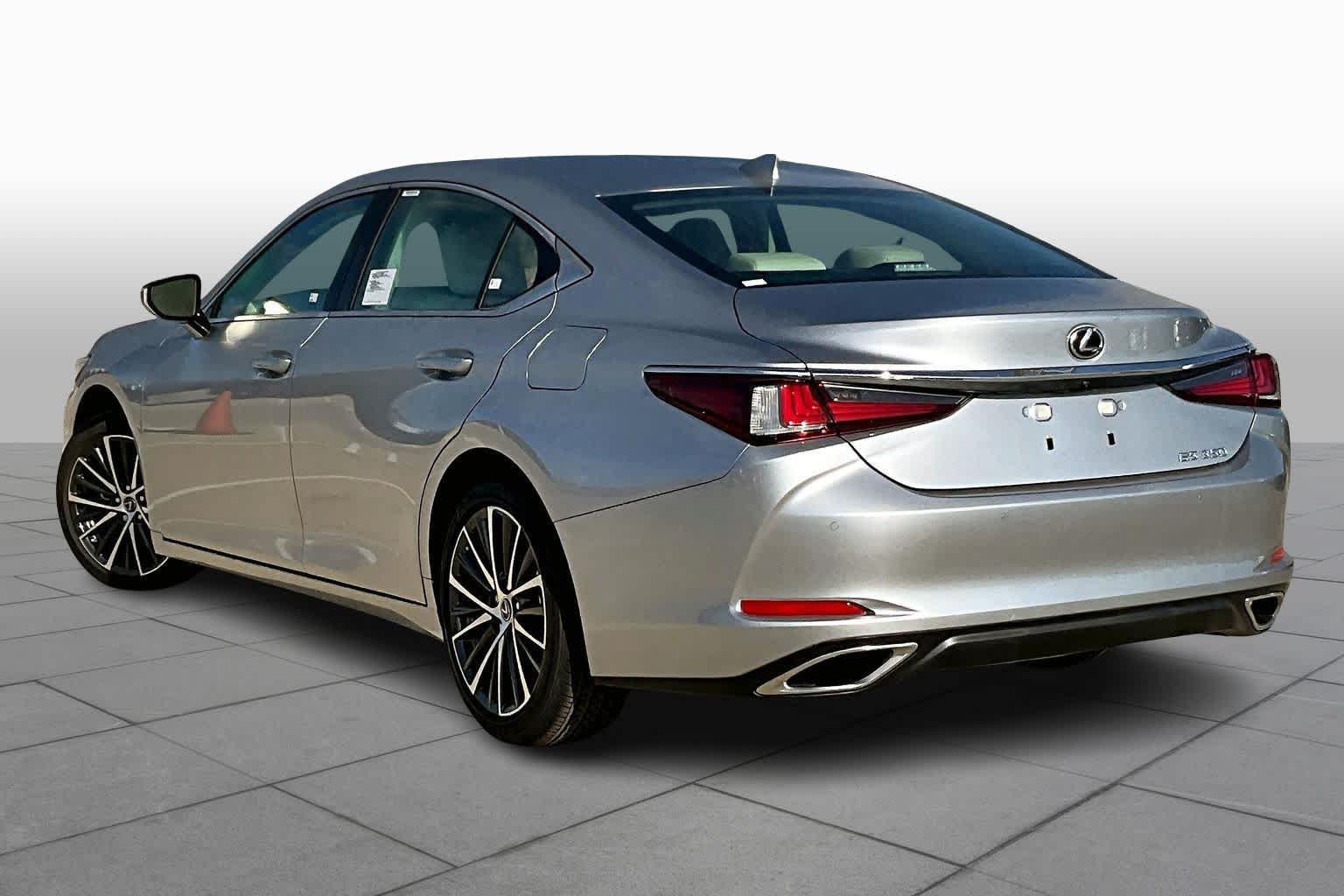2025 Lexus ES  - 3