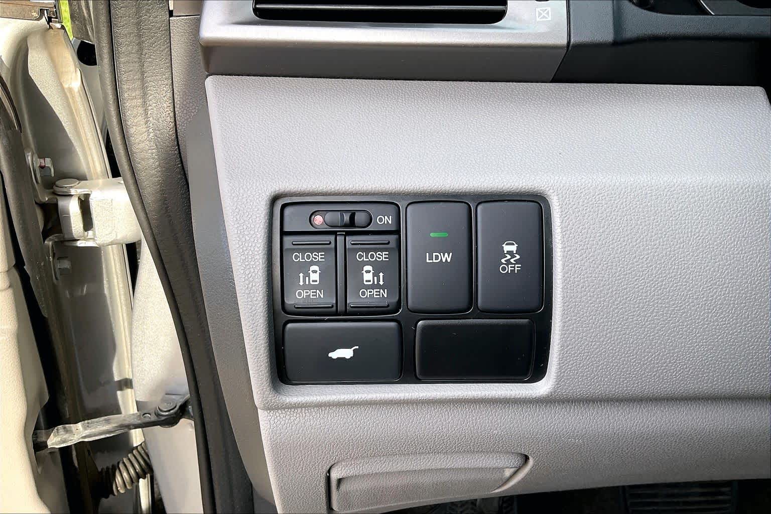 2015 Honda Odyssey EX-L Alabaster Silver Metallic at AutoNation USA Katy