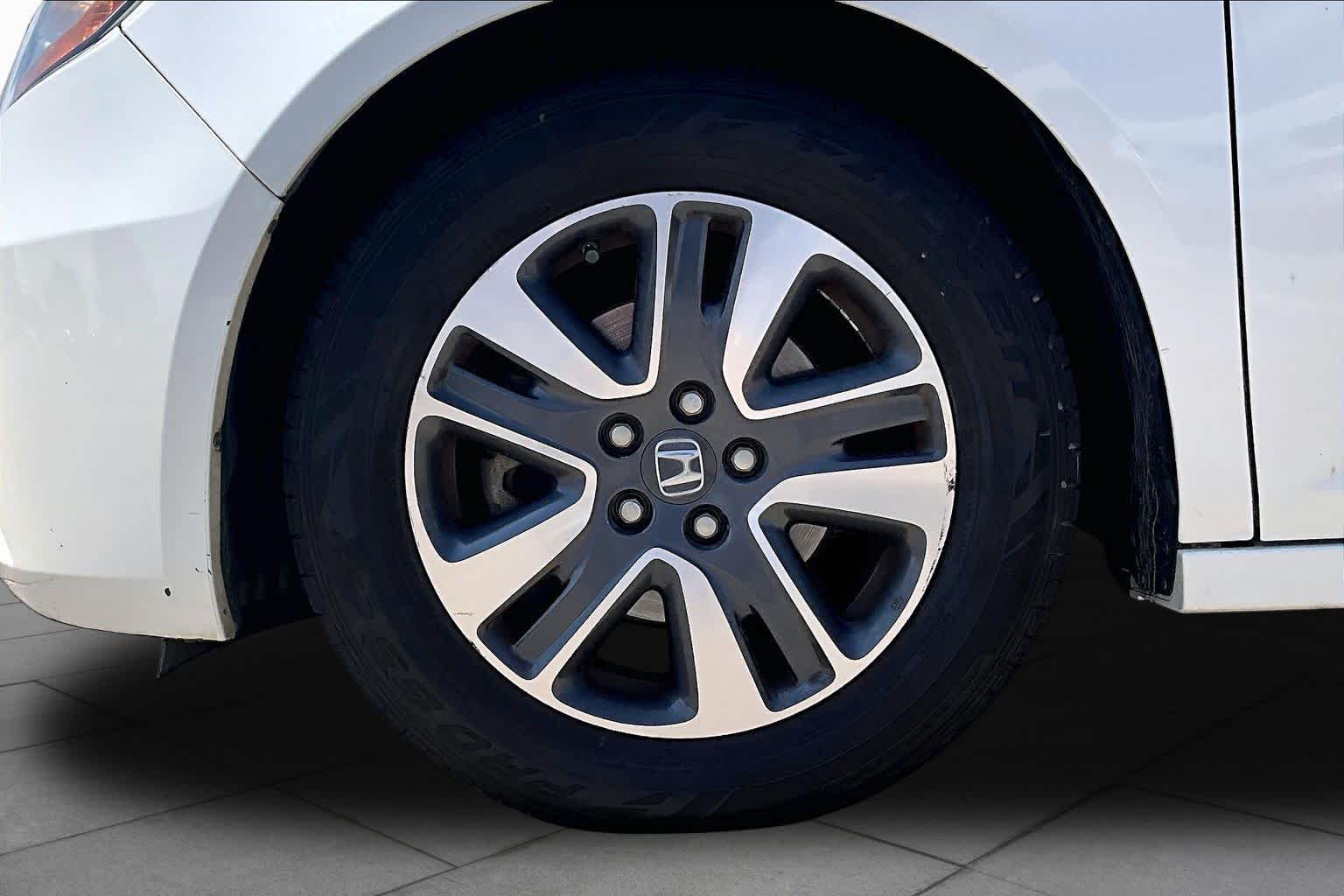 2016 Honda Odyssey Touring White Diamond Pearl at AutoNation Toyota Gulf Fwy