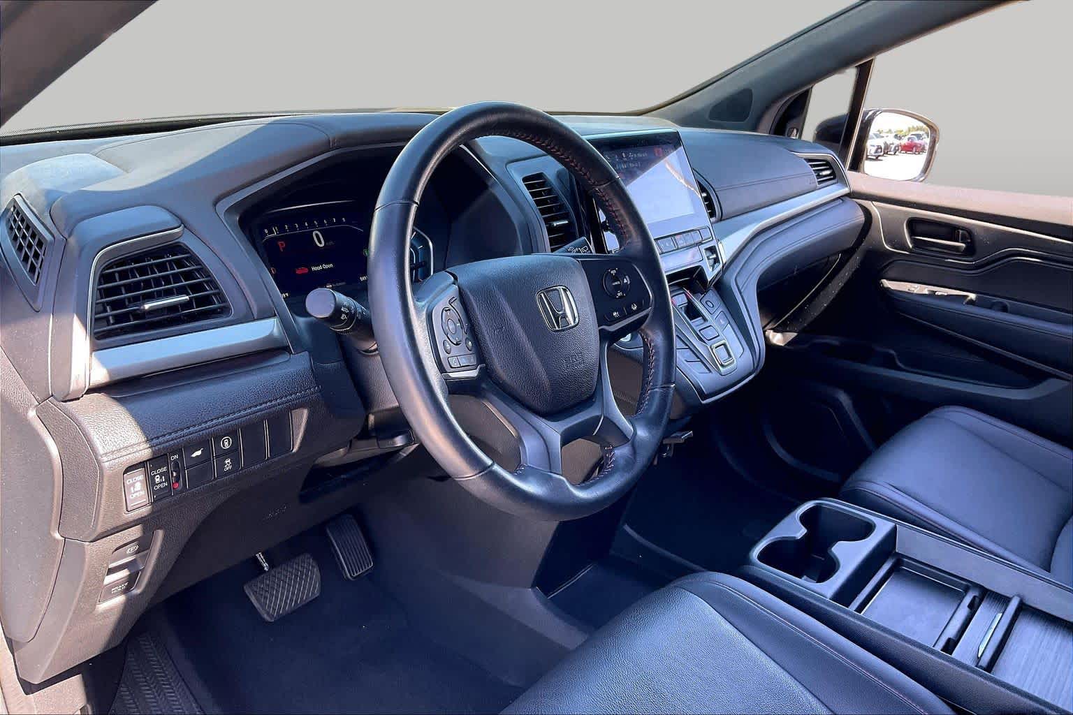 2023 Honda Odyssey photo 16 of 35