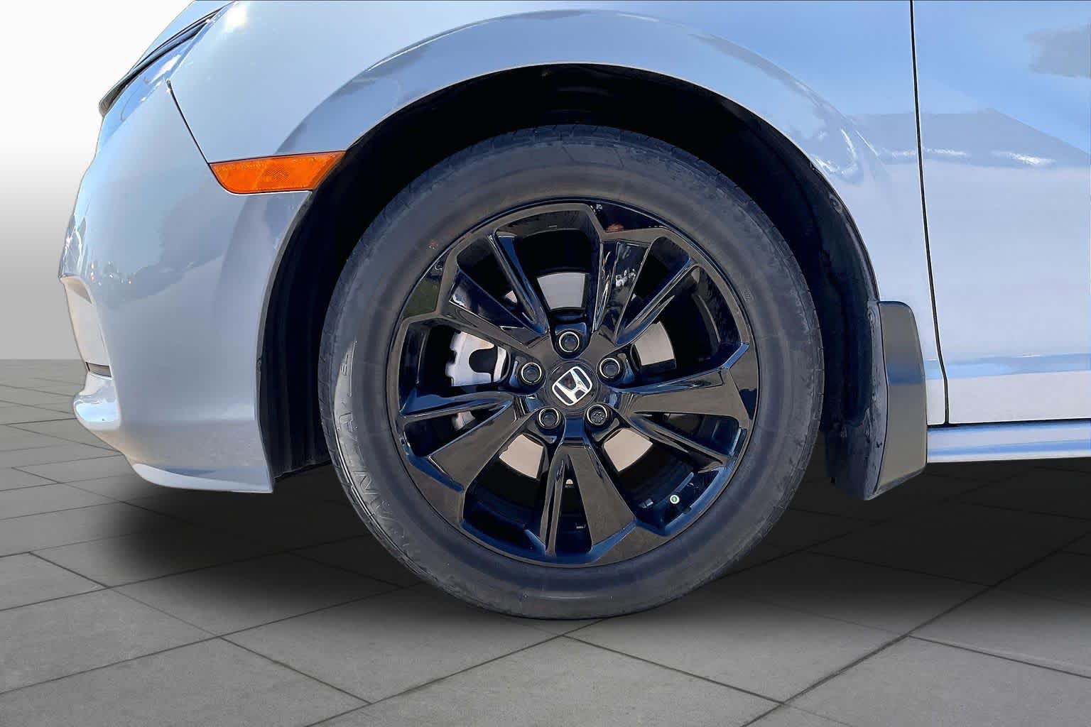 2023 Honda Odyssey photo 10 of 35