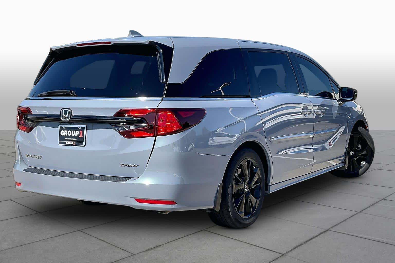 2023 Honda Odyssey photo 12 of 35