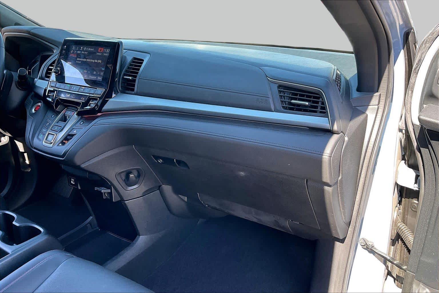 2023 Honda Odyssey photo 17 of 35