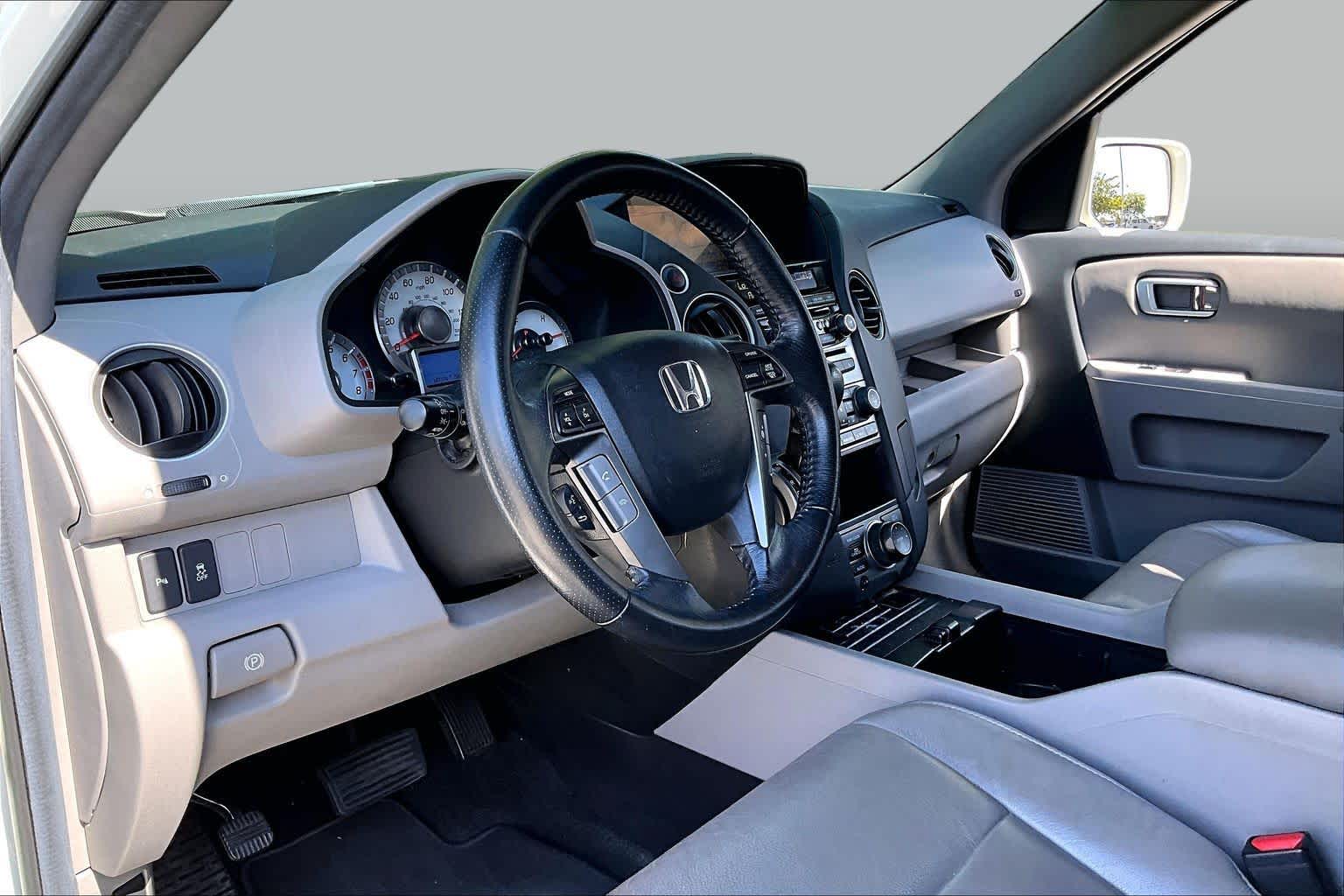 2012 Honda Pilot photo 16 of 34
