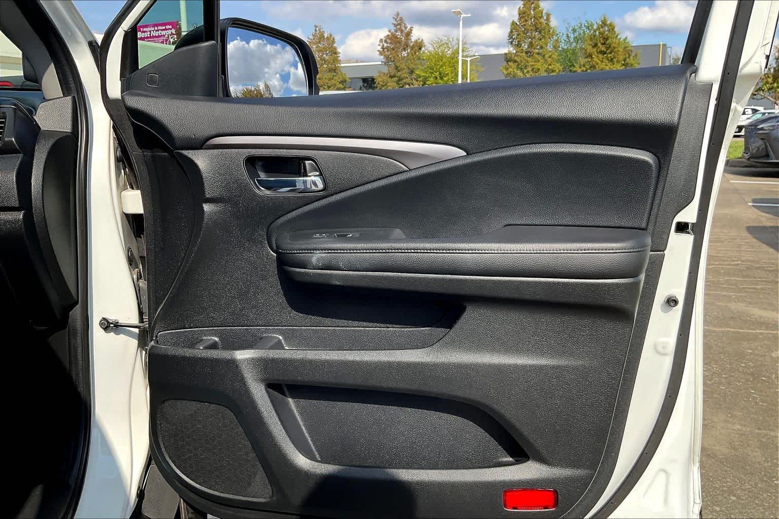 2021 Honda Pilot EX-L Platinum White Pearl at BMW of West Houston