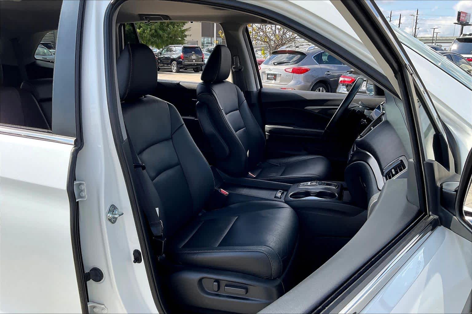 2021 Honda Pilot EX-L Platinum White Pearl at BMW of West Houston