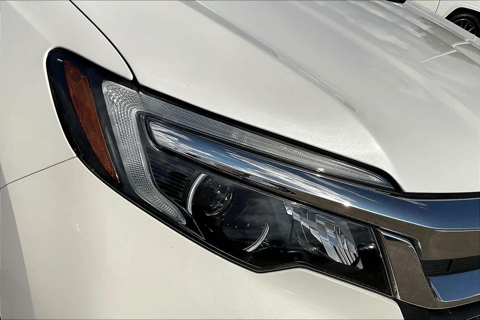 2021 Honda Pilot EX-L Platinum White Pearl at BMW of West Houston