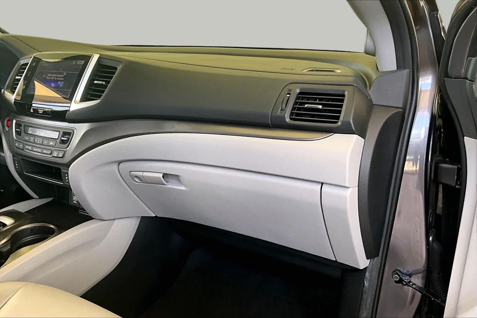 2016 Honda Pilot EX-L Modern Steel Metallic at Baytown Ford
