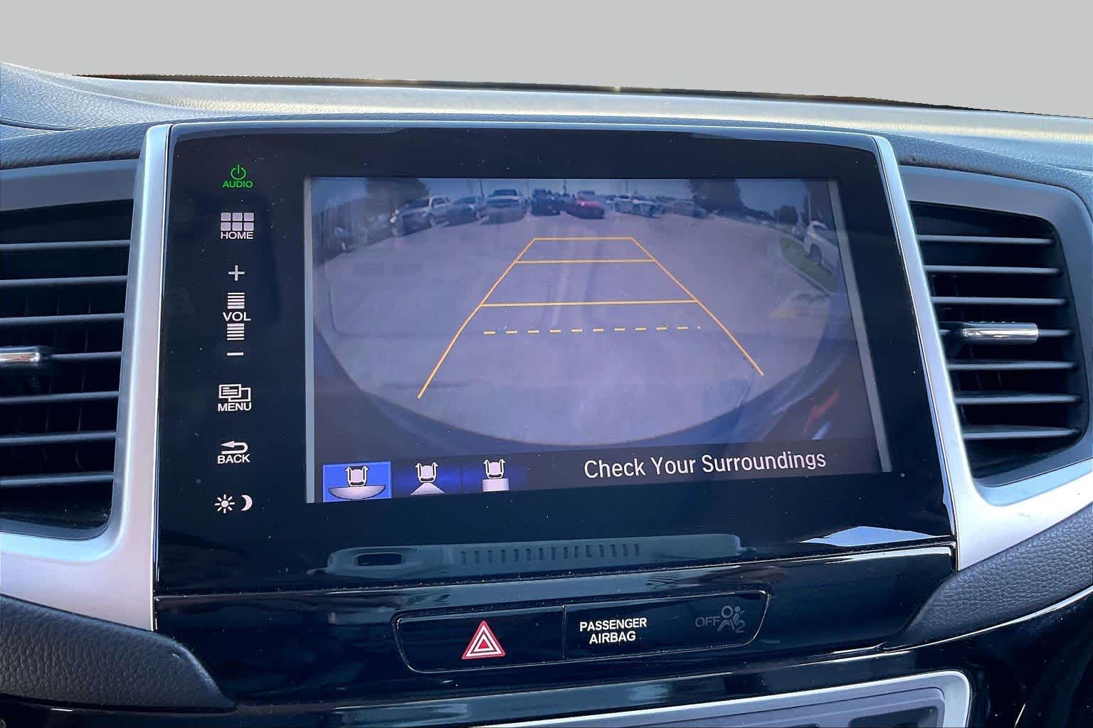 2016 Honda Pilot photo 25 of 35