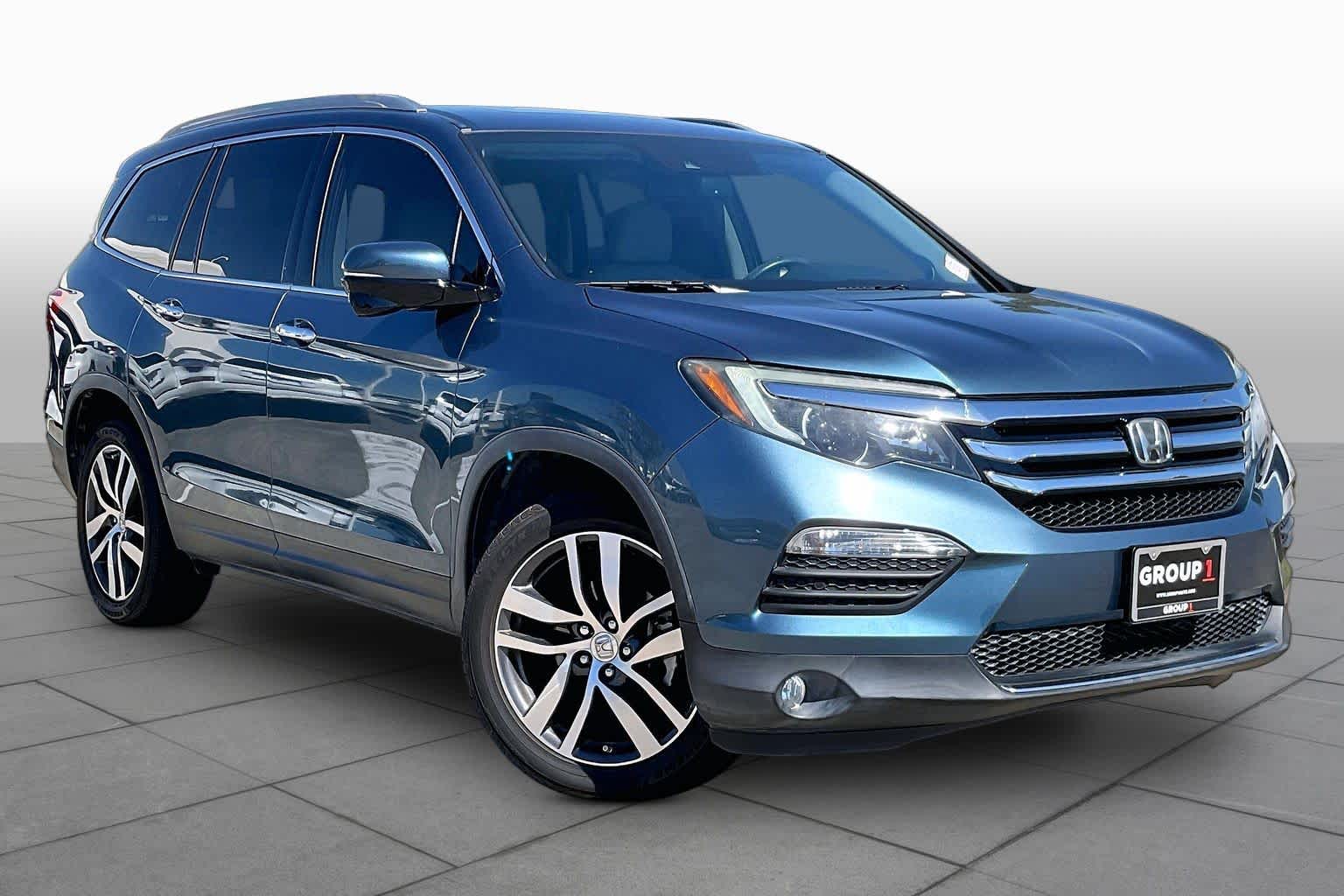 2016 Honda Pilot photo 3 of 35