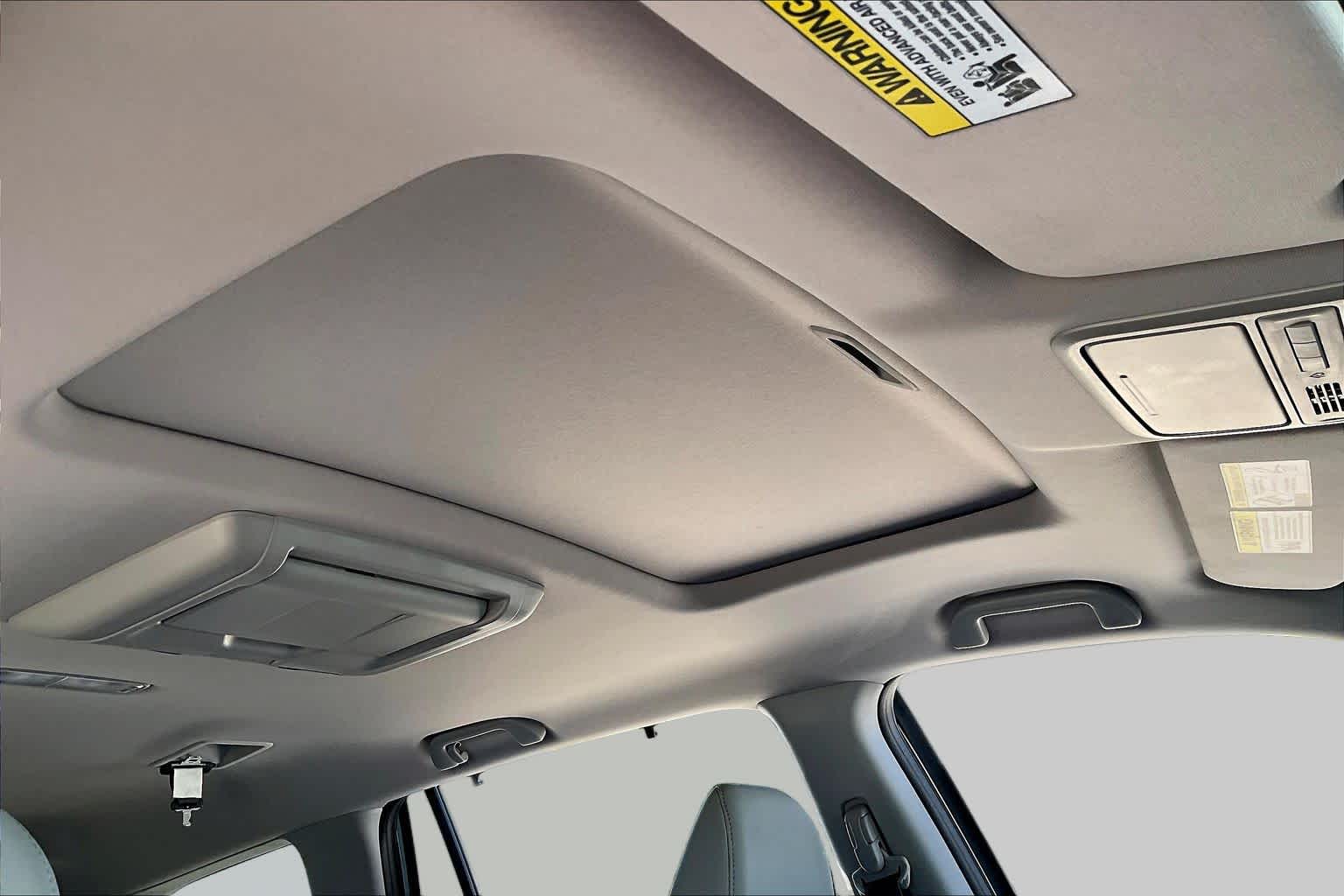 2016 Honda Pilot photo 13 of 35