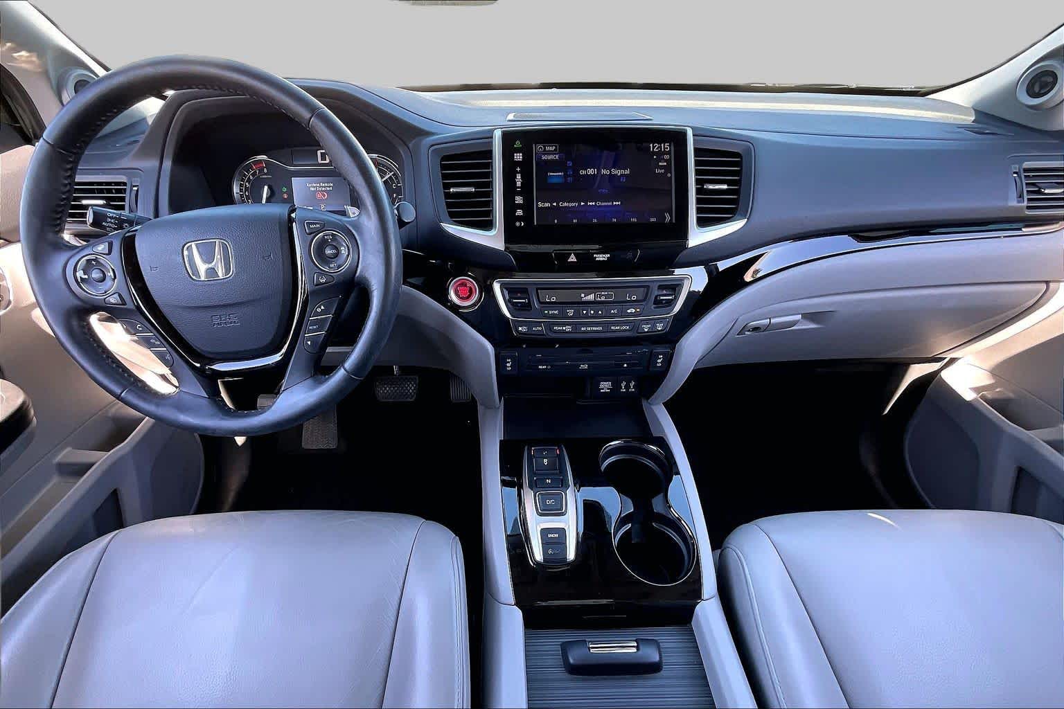 2016 Honda Pilot photo 14 of 35