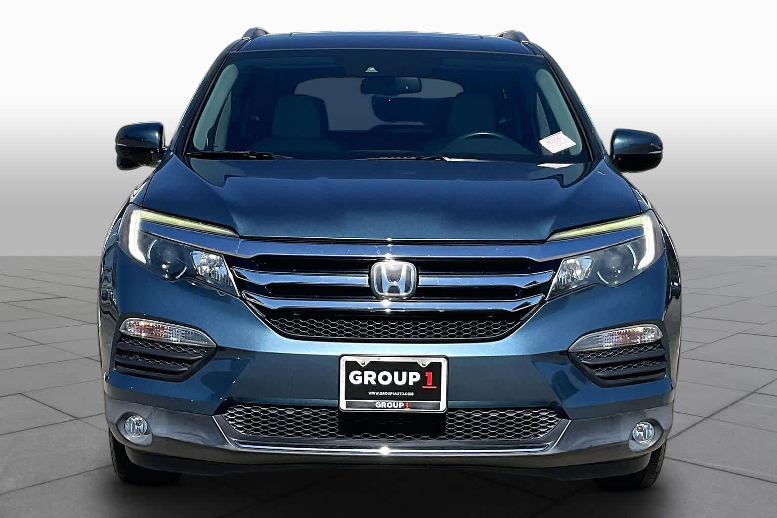 2016 Honda Pilot photo 4 of 35