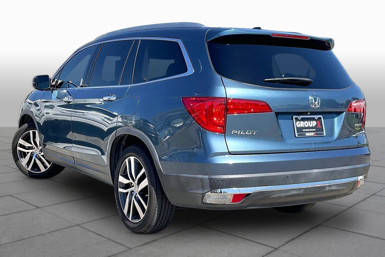 2016 Honda Pilot photo 11 of 35
