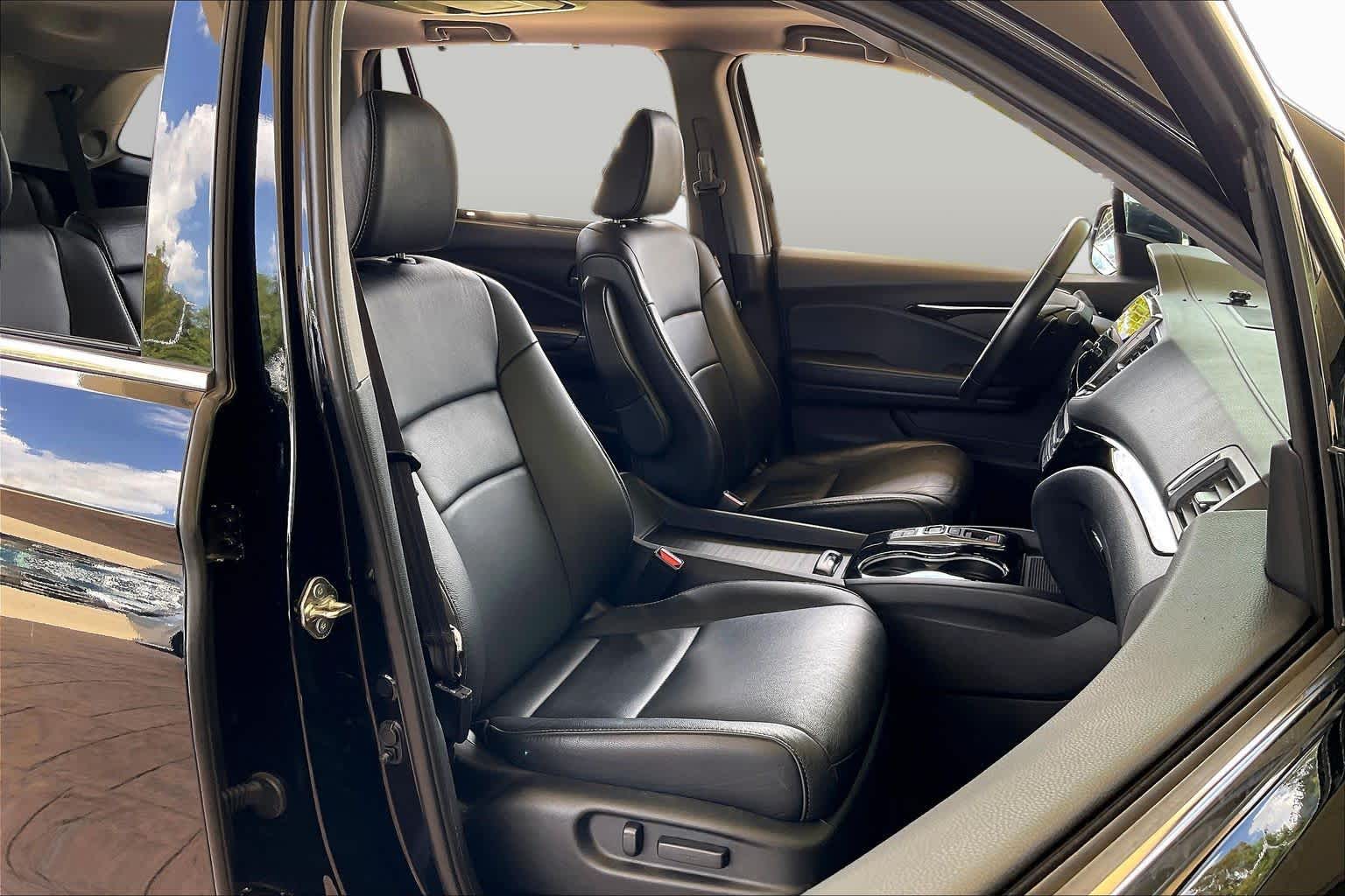 2019 Honda Pilot Touring 8-Passenger Crystal Black Pearl at Honda of Clear Lake