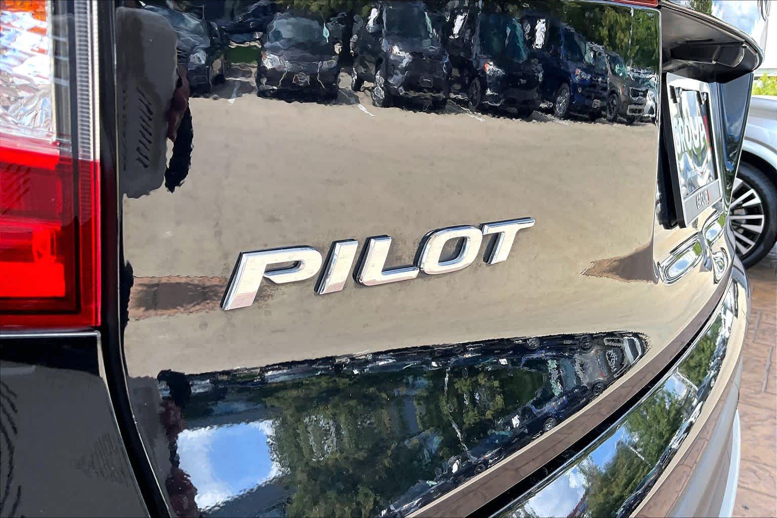 2019 Honda Pilot Touring 8-Passenger Crystal Black Pearl at Honda of Clear Lake
