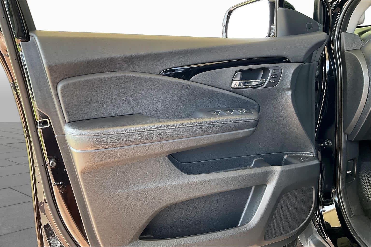 2019 Honda Pilot Touring 8-Passenger Crystal Black Pearl at Honda of Clear Lake