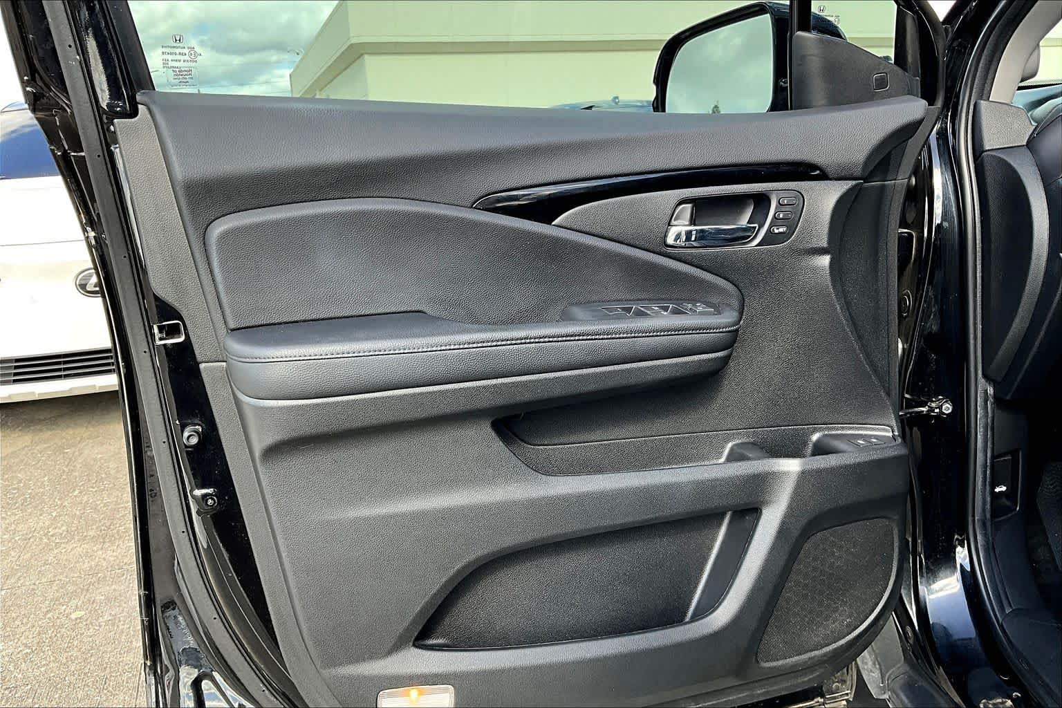 2020 Honda Pilot Touring 8-Passenger Crystal Black Pearl at Honda of Clear Lake