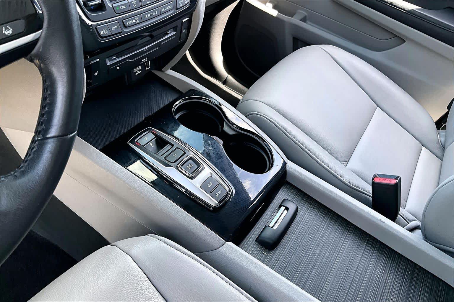 2019 Honda Pilot Touring 8-Passenger Lunar Silver Metallic at AutoNation USA Houston