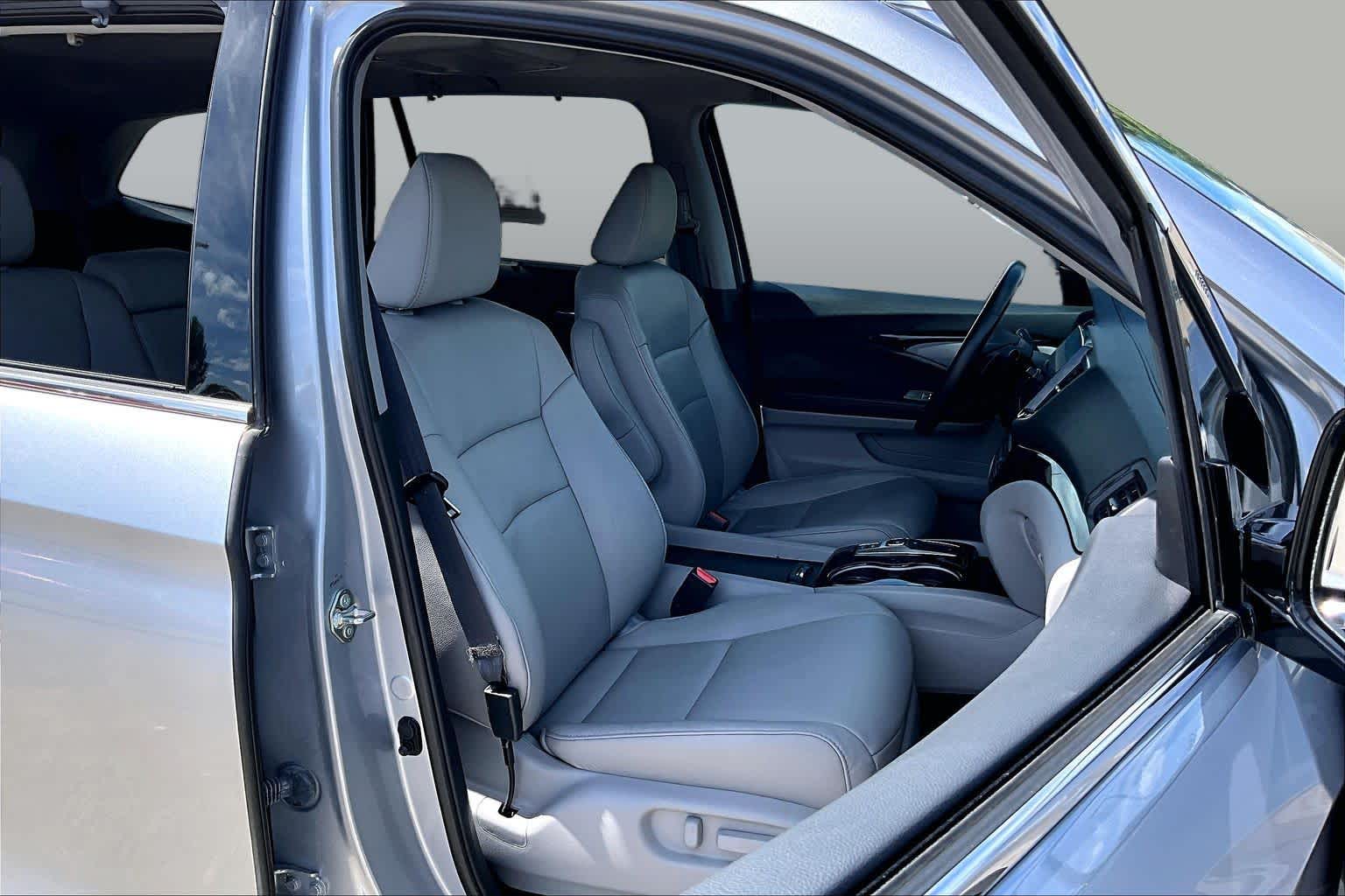 2019 Honda Pilot Touring 8-Passenger Lunar Silver Metallic at AutoNation USA Houston