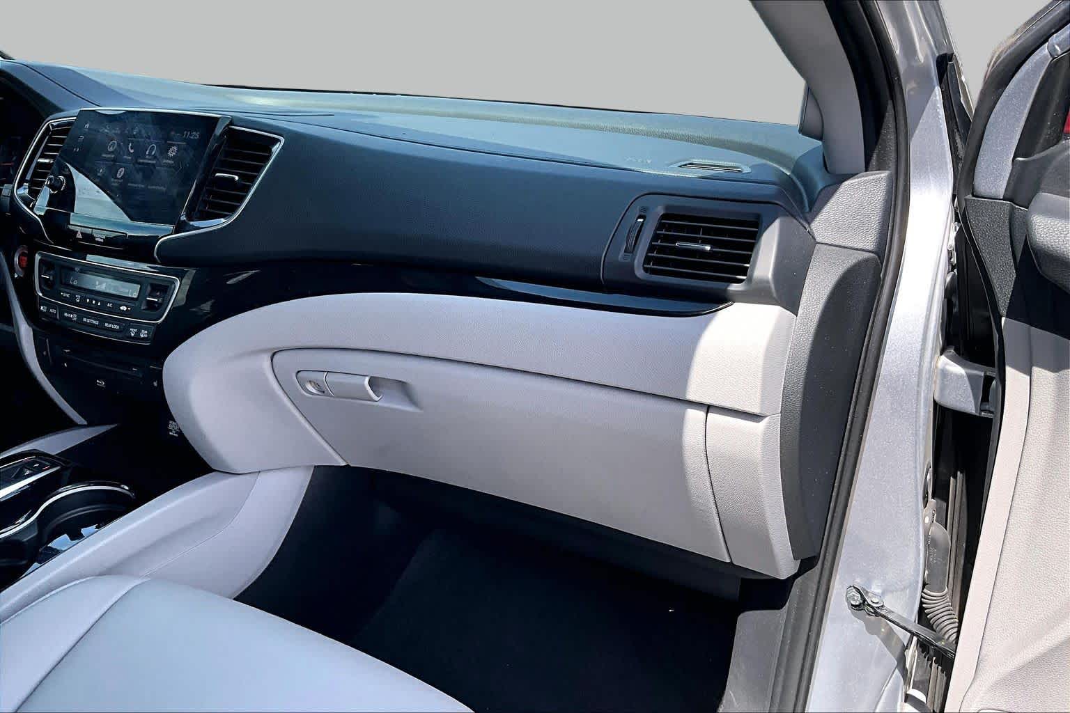2019 Honda Pilot Touring 8-Passenger Lunar Silver Metallic at AutoNation USA Houston