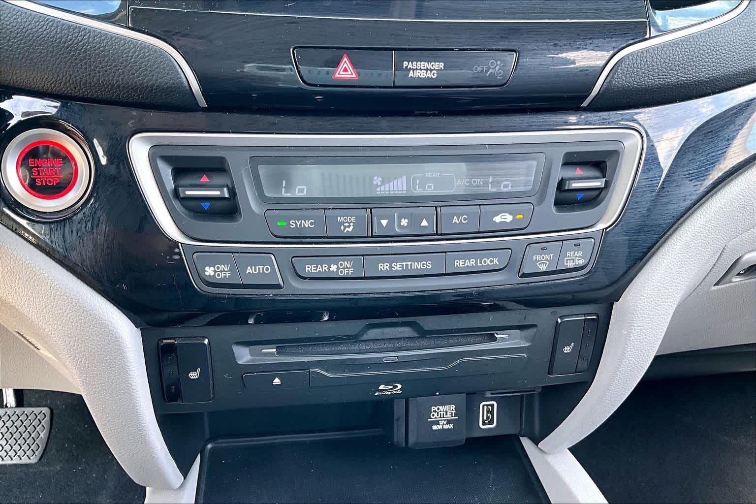 2019 Honda Pilot Touring 8-Passenger Lunar Silver Metallic at AutoNation USA Houston