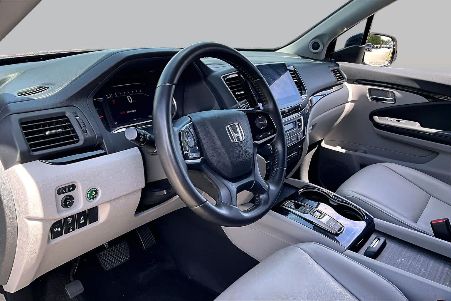 2019 Honda Pilot Touring 8-Passenger Lunar Silver Metallic at AutoNation USA Houston