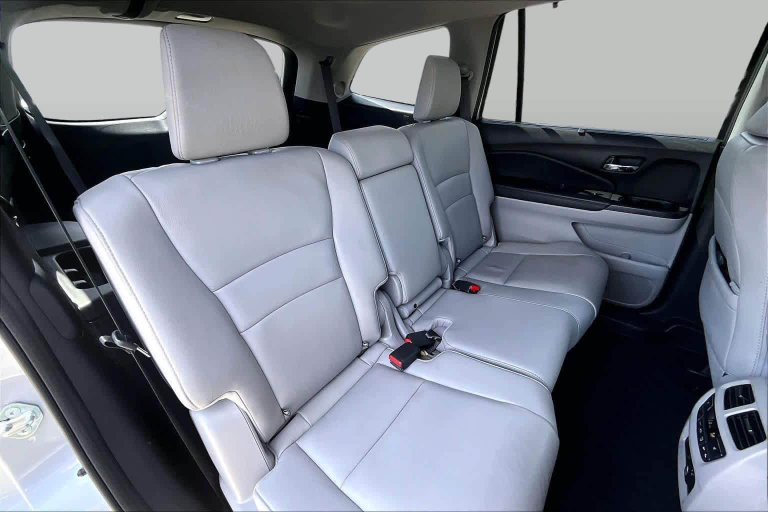 2019 Honda Pilot Touring 8-Passenger Lunar Silver Metallic at AutoNation USA Houston