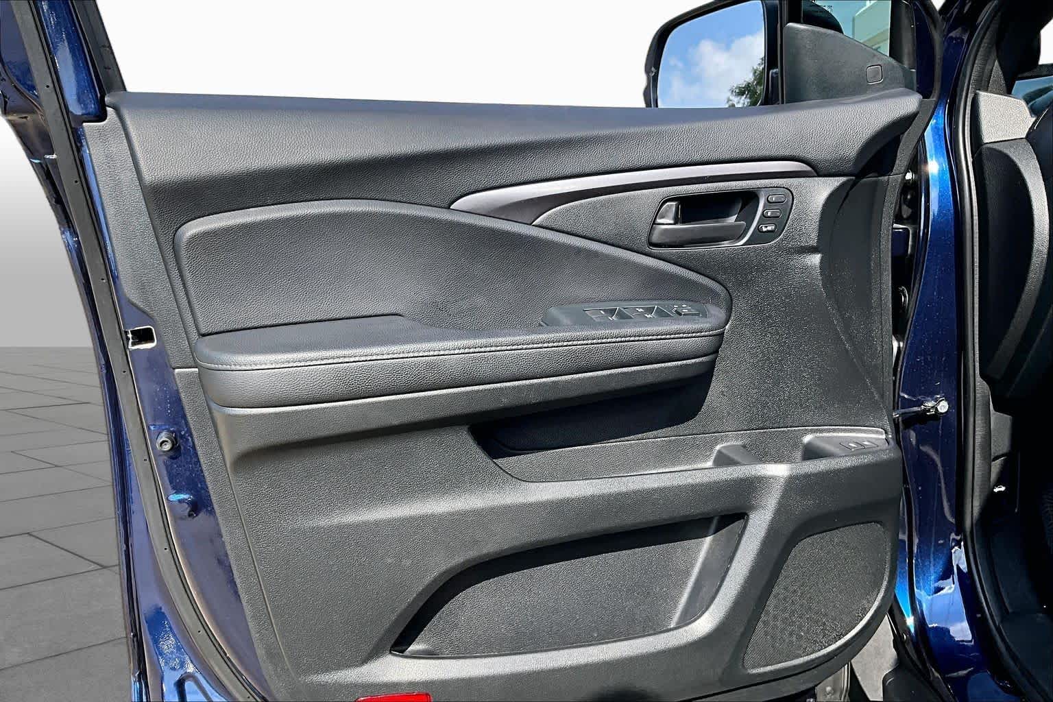 2023 Honda Passport EX-L Obsidian Blue Pearl at Team Toyota