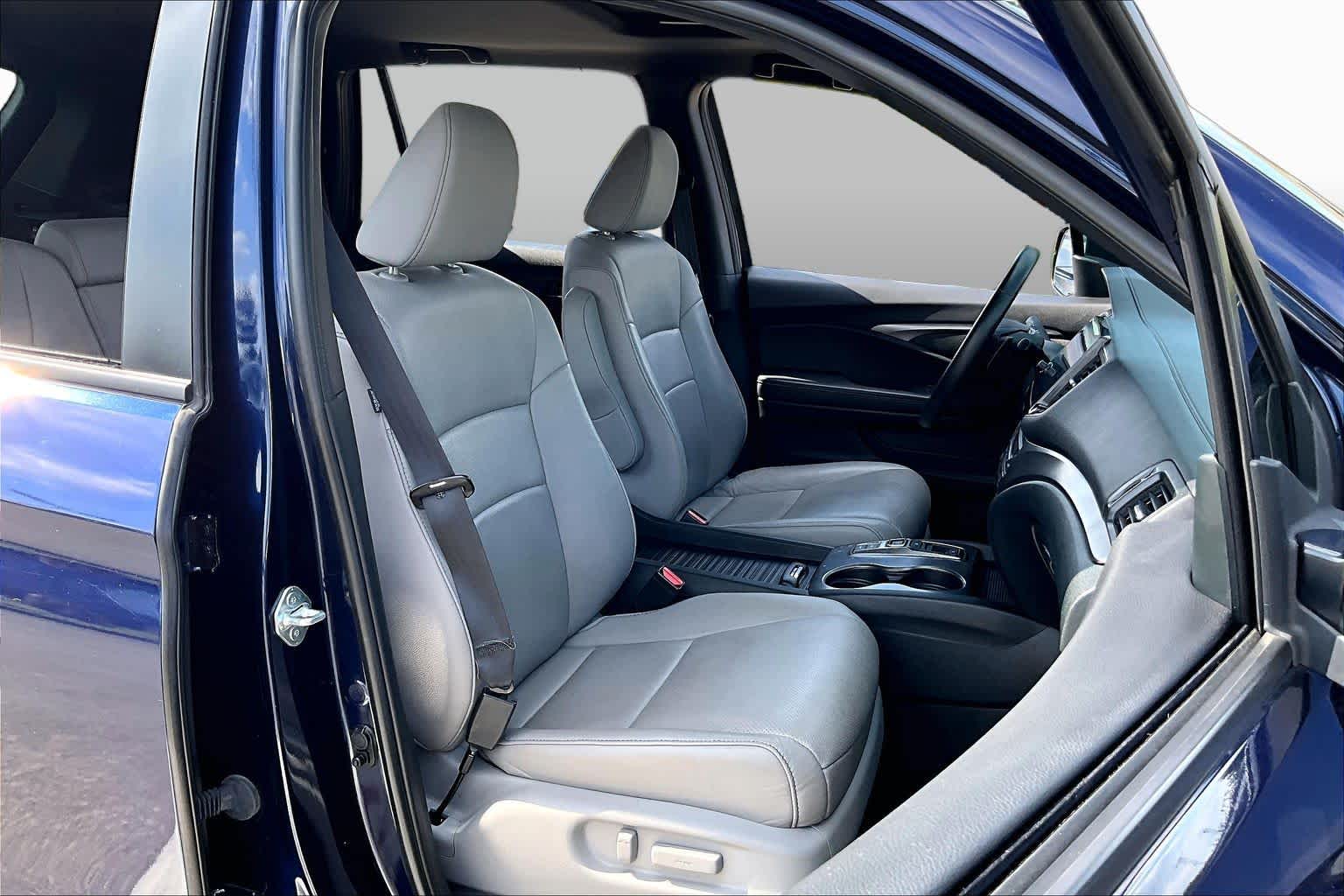 2023 Honda Passport EX-L Obsidian Blue Pearl at Team Toyota