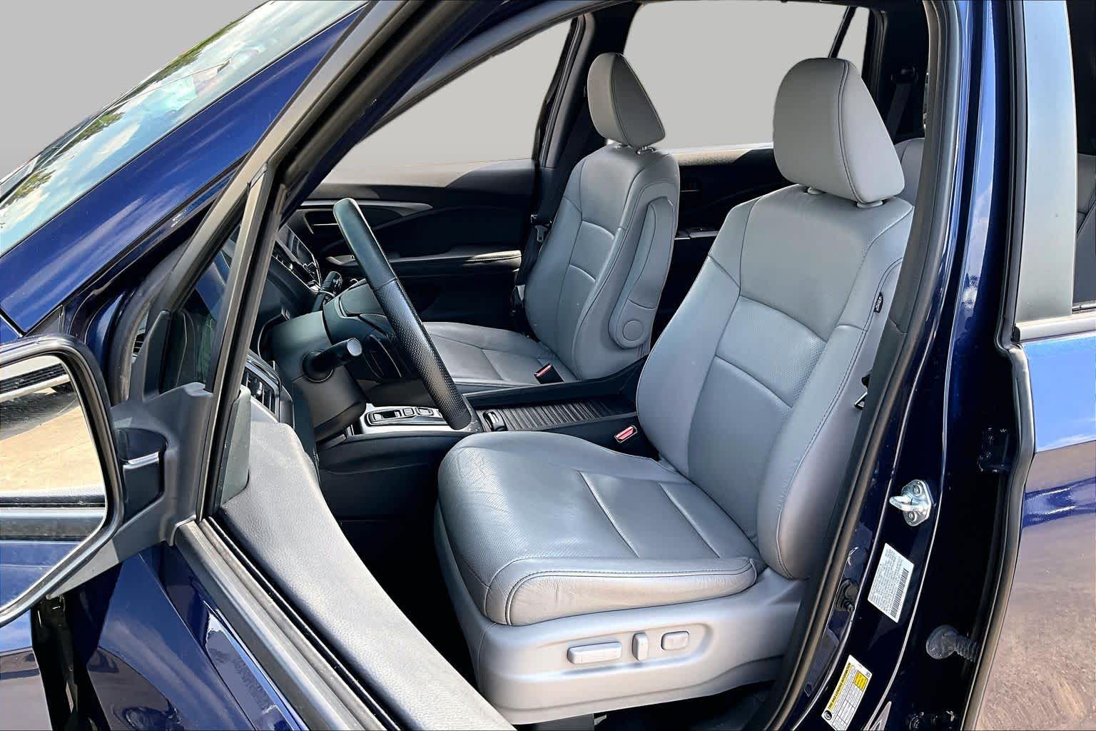 2023 Honda Passport EX-L Obsidian Blue Pearl at Team Toyota