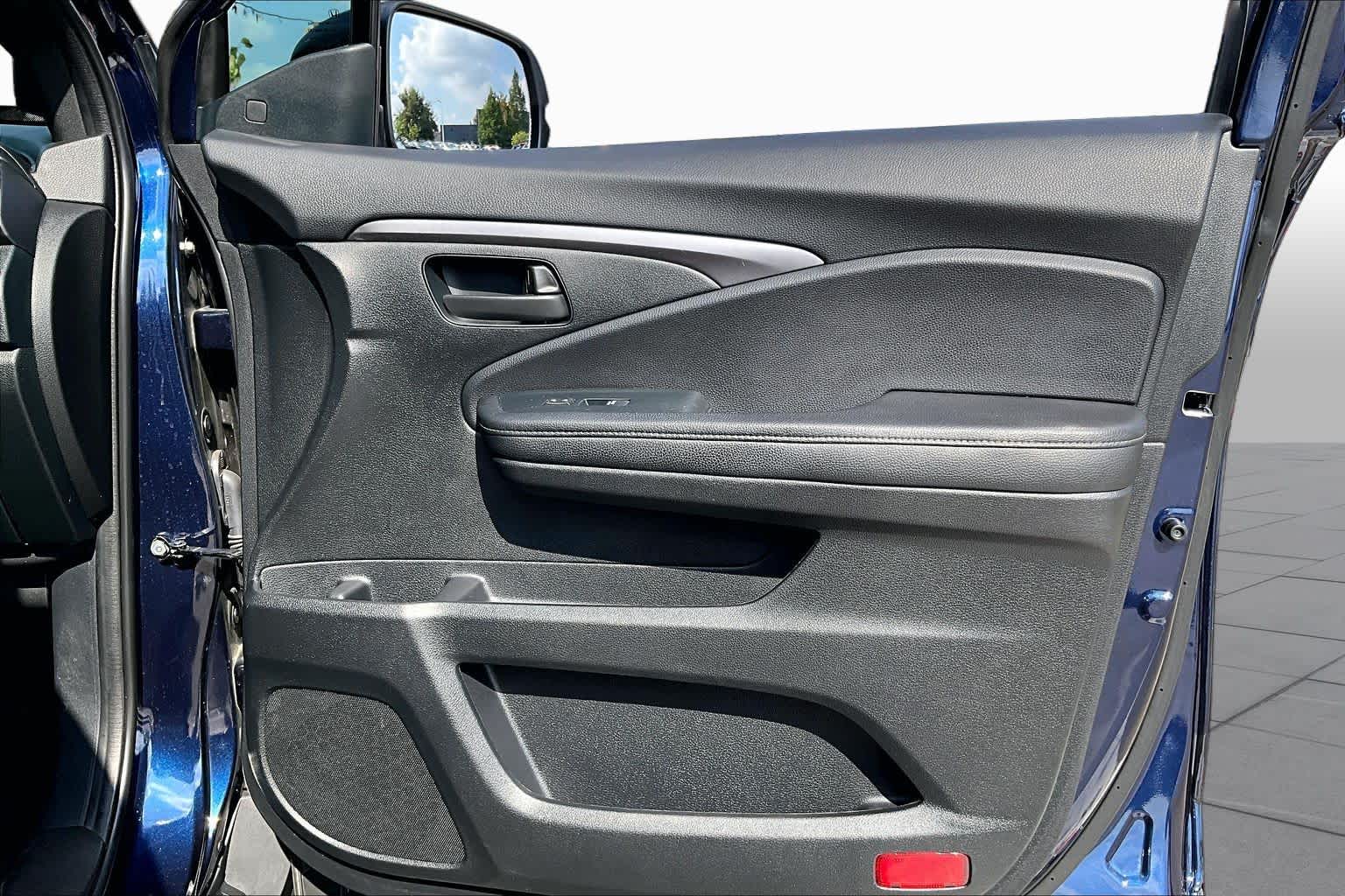 2023 Honda Passport EX-L Obsidian Blue Pearl at Team Toyota