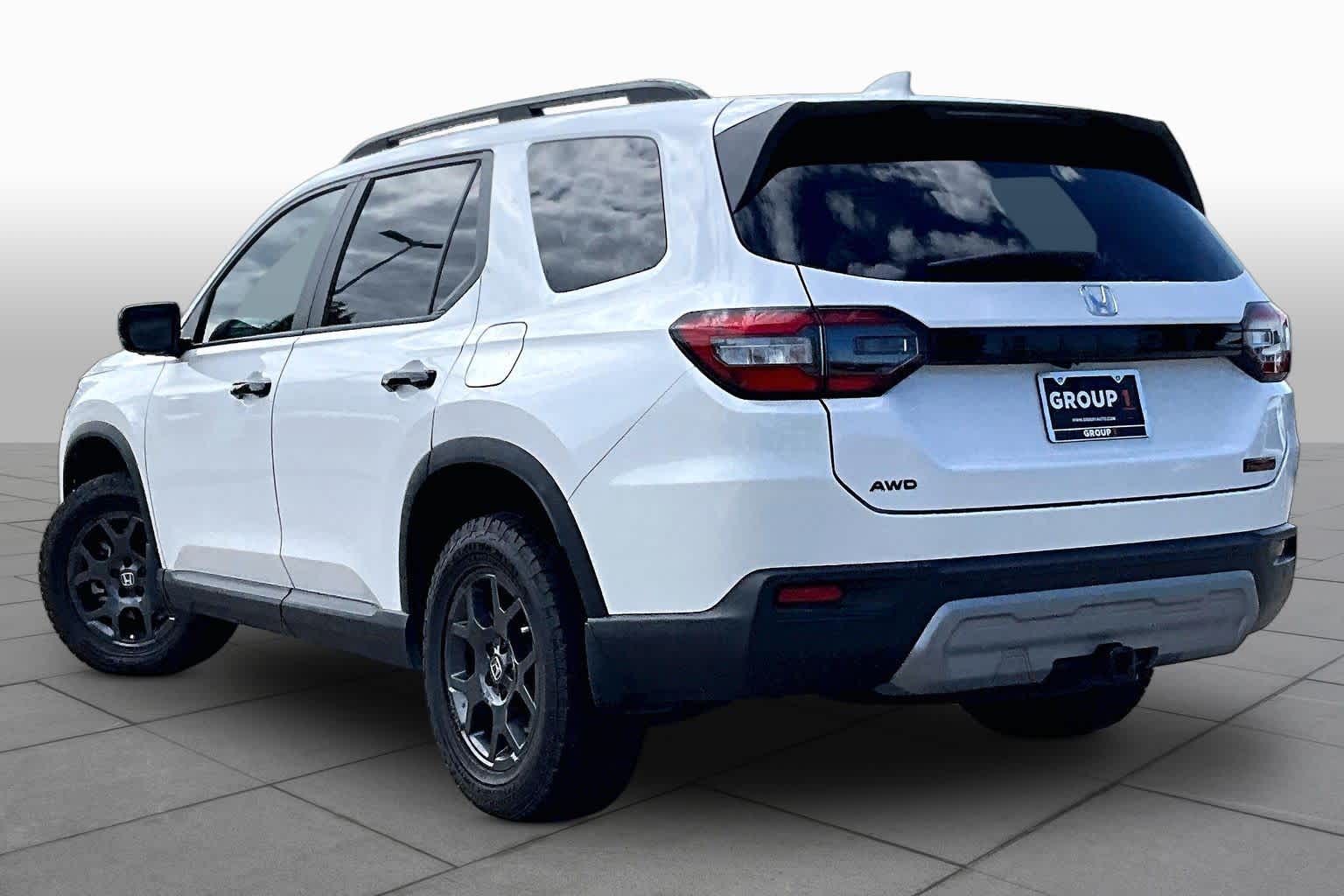 2025 Honda Pilot TrailSport Platinum White Pearl at Honda of Clear Lake