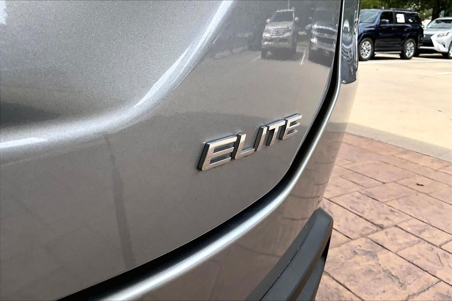 2025 Honda Pilot Elite Lunar Silver Metallic at Honda of Clear Lake