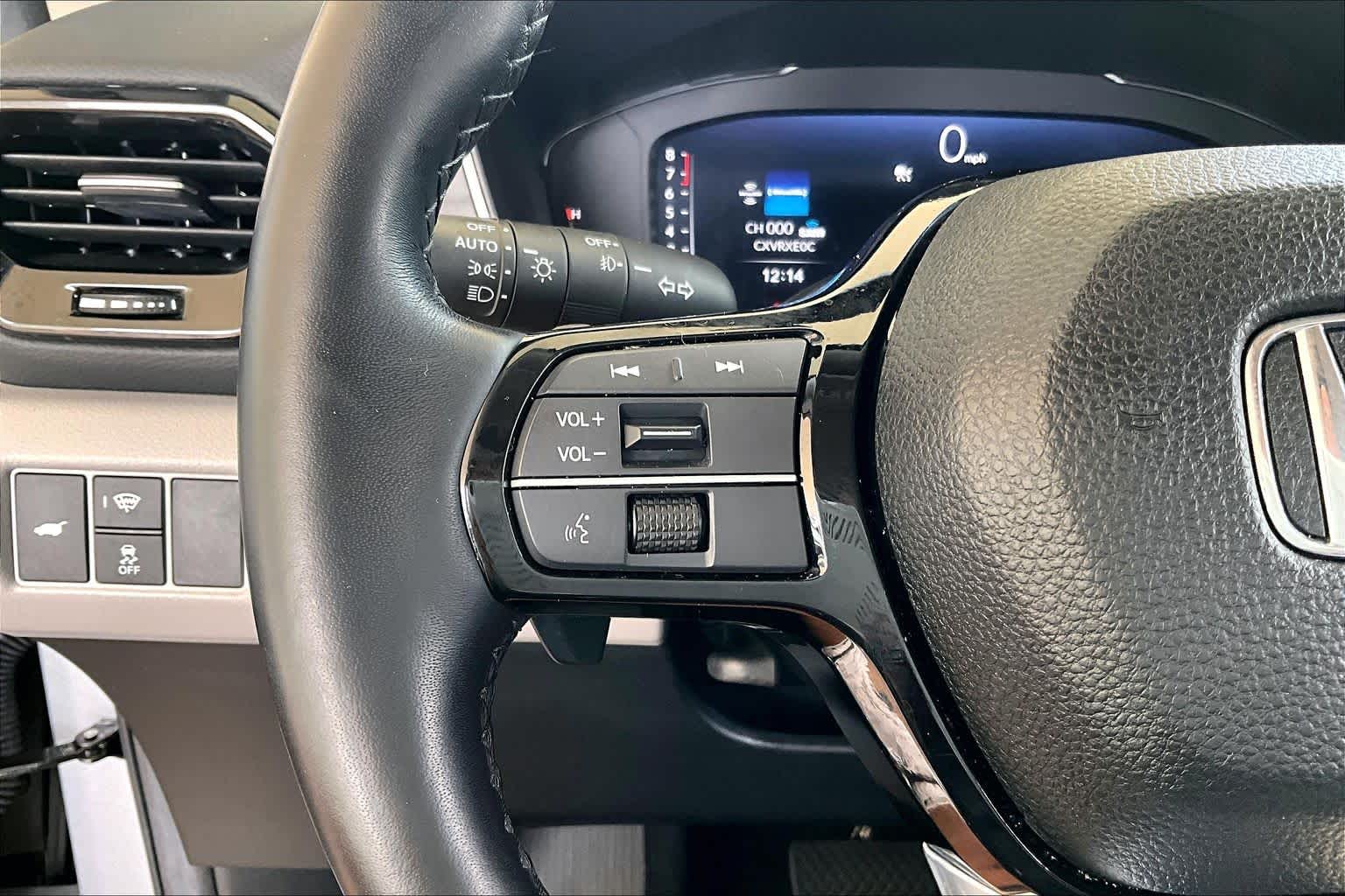 2025 Honda Pilot Elite Lunar Silver Metallic at Honda of Clear Lake