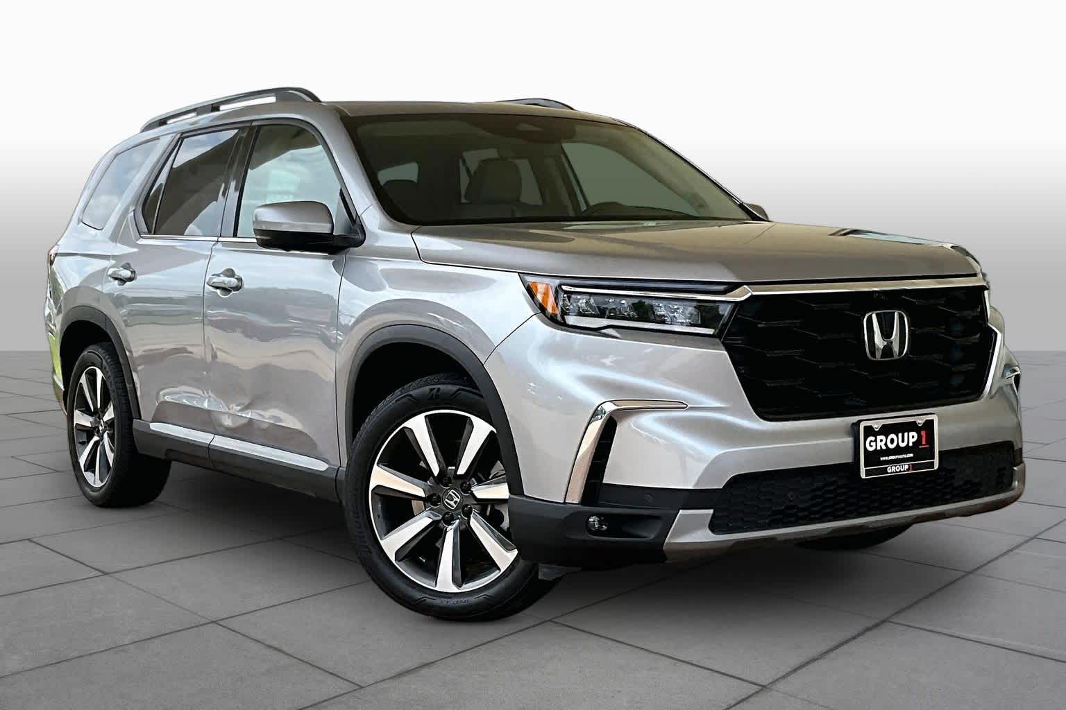 2025 Honda Pilot Elite Lunar Silver Metallic at Honda of Clear Lake